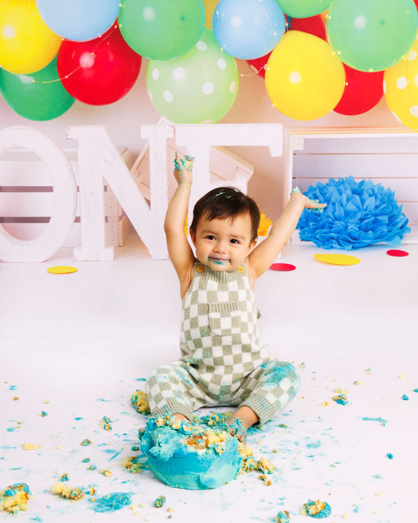 Cake smash photography in Perth