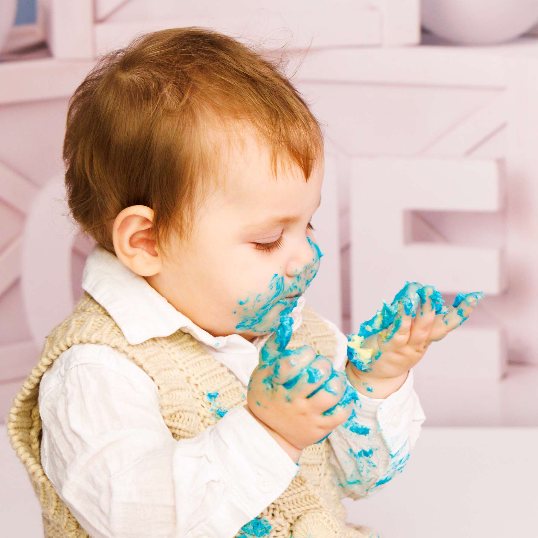 Cake smash photography in Perth