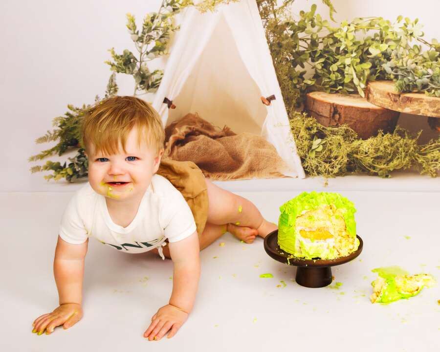 Cake smash photography in Perth