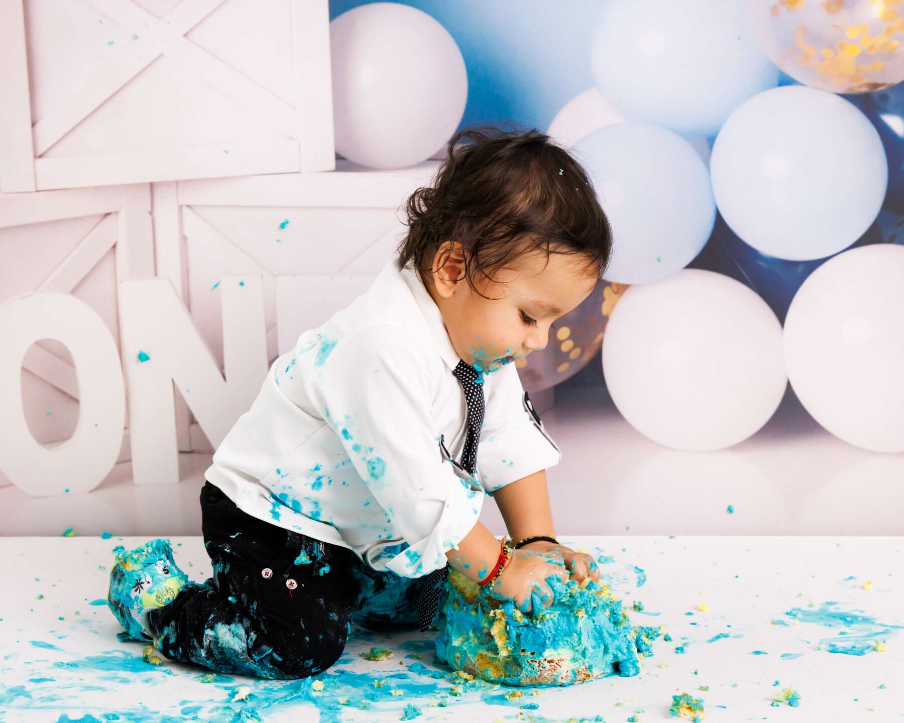 Cake smash photography in Perth