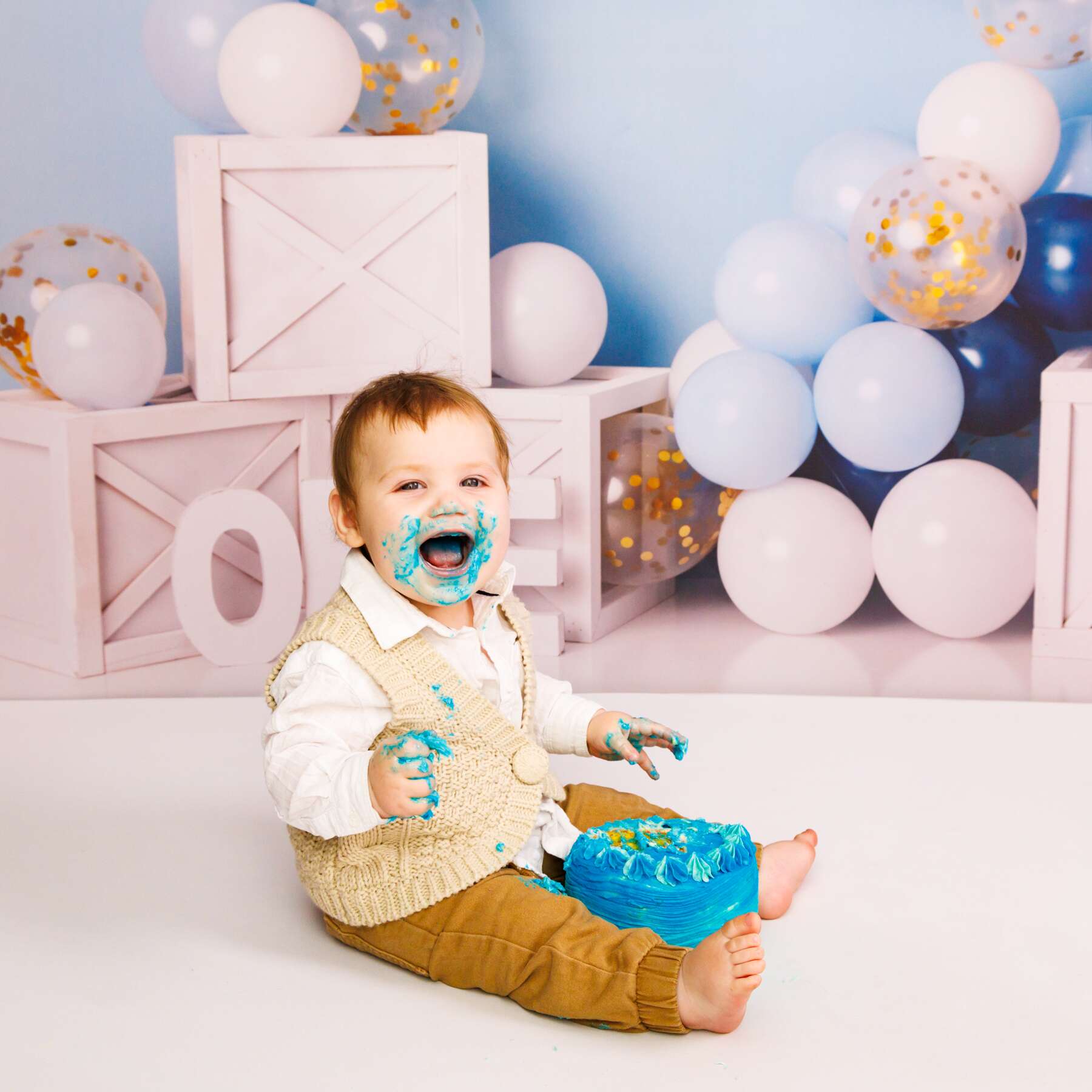 Cake smash photography in Perth